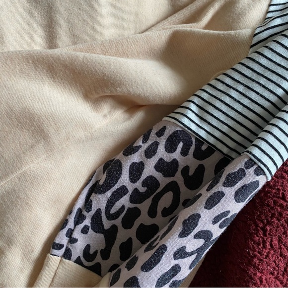 Size large women’s long sleeve top - Picture 4 of 7